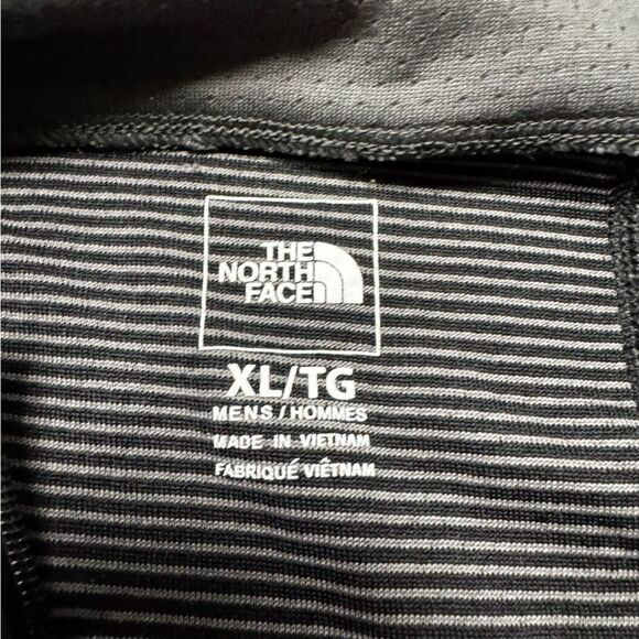 The North Face Quarter Zip Pullover Size XL - Picture 6 of 8